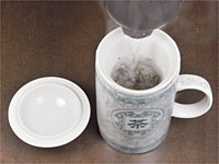 茶漉し付きマグカップの使い方